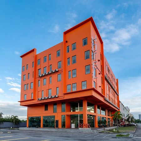 Brix Klia By Pinetree Hotel Sepang Ngoại thất bức ảnh