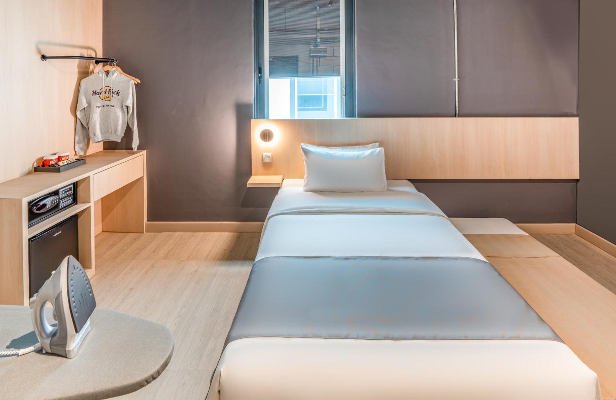 Brix Klia By Pinetree Hotel Sepang Ngoại thất bức ảnh