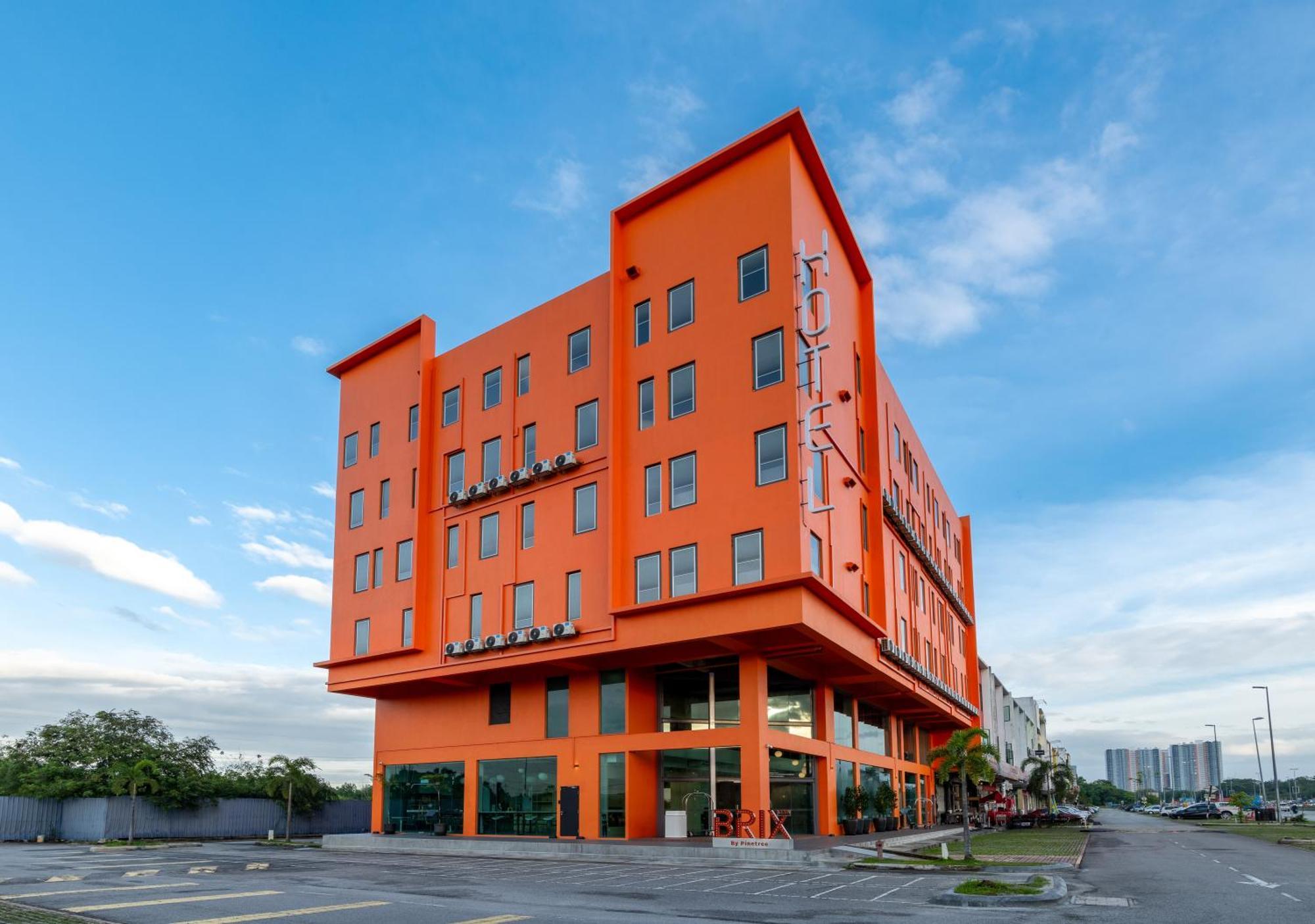 Brix Klia By Pinetree Hotel Sepang Ngoại thất bức ảnh
